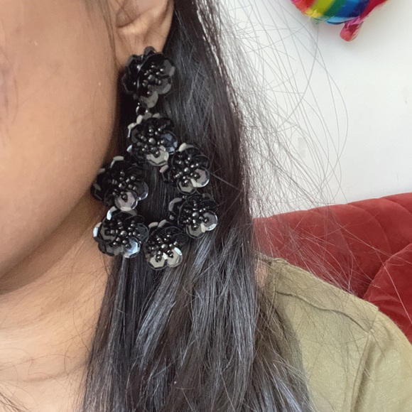 Earrings - Picture 9 of 9